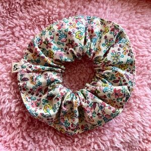 (Rare) Sézane Floral Scrunchie